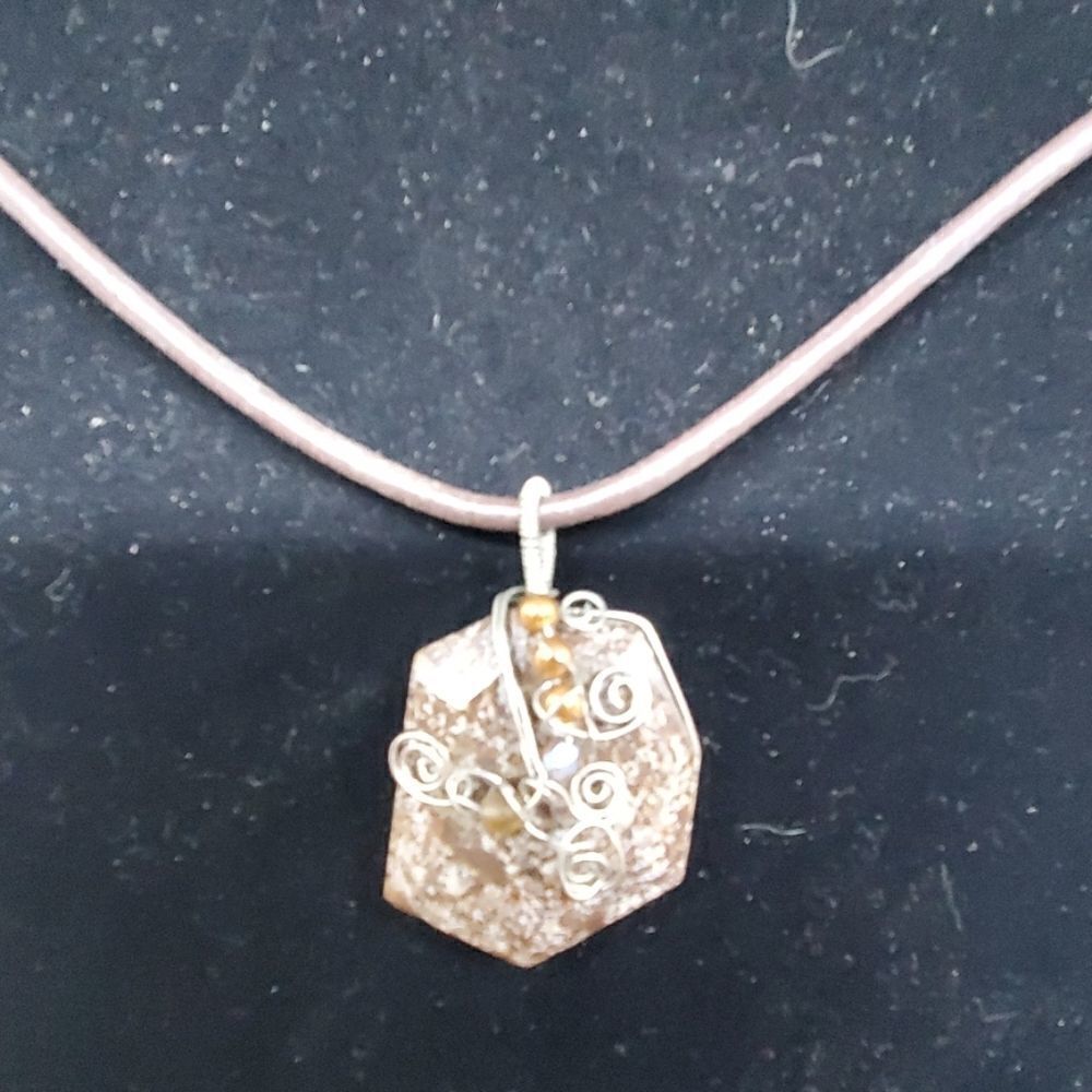 Stone Pendant Necklace 